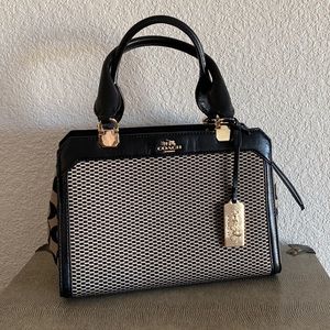 COACH handbag W/O shoulder strap 🙁